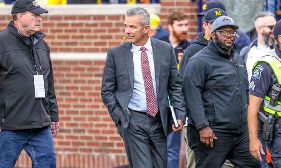 Urban Meyer breaks down Michigan's QB switch from Underwood to Carr