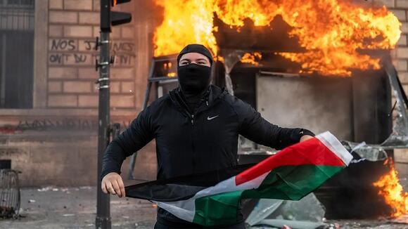 Torched cars, ransacked businesses: Anti-Sharia crusader warns France ‘civil war’ could be imported to US
