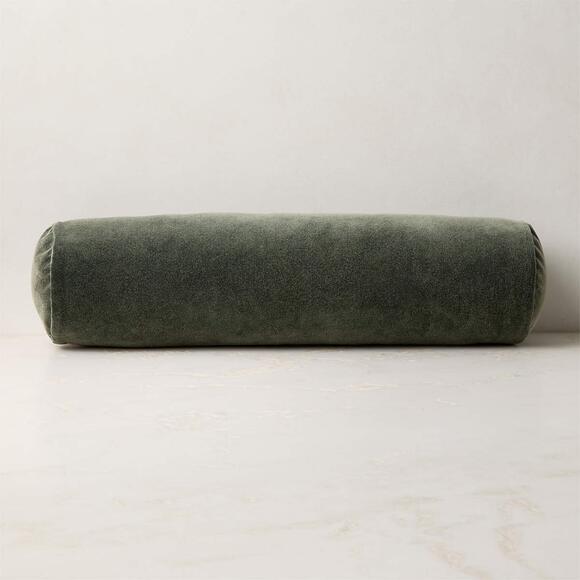 One Year Later, Zendaya's Sofa Color Remains The Most Powerful Way to ...