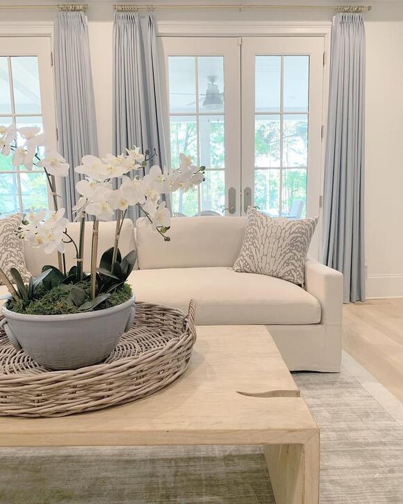 30 Living Room Pillow Ideas for 2026 That Sofas Need More Than Just a ...