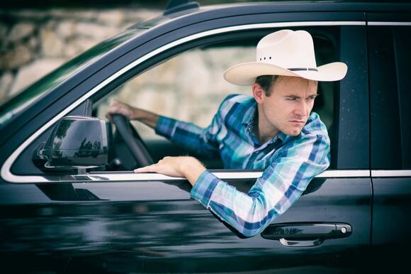 I scraped a parked car and left a note, but they haven't called me ...