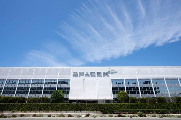 JPMorgan just more than doubled its SpaceX price target