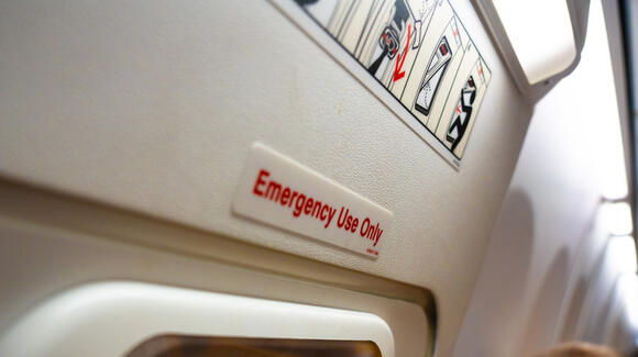 5 Code Words Flight Attendants And Pilots Use In Emergency Situations ...
