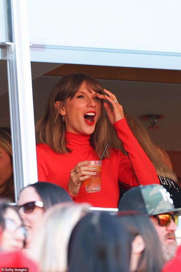 Taylor Swift snaps at fan and pleads with her to stop filming in rare ...