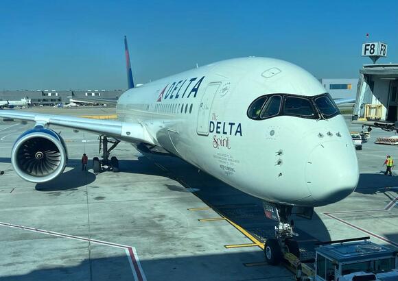 Brutal: Delta Struggling Across The Pacific, Making Even American Look ...