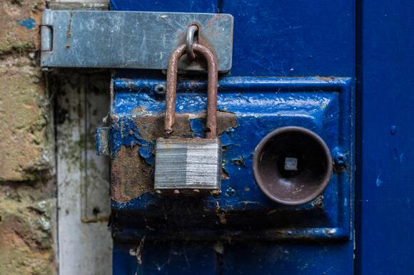 How to Unlock a Rusted Padlock That Won't Budge - NewsBreak