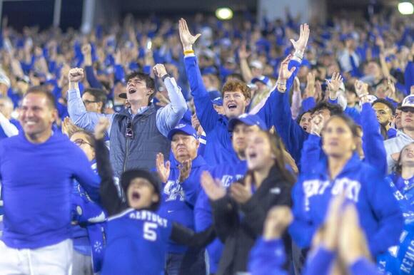 Kentucky football is back in the top 10 of the Associated Press poll ...