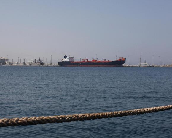 Oil price rises above $117 a barrel amid fears US will renew strikes on Iran