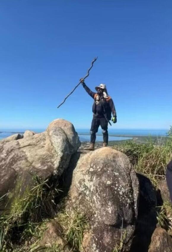 Hiker falls 500ft to his death after posing for victory selfie at the ...
