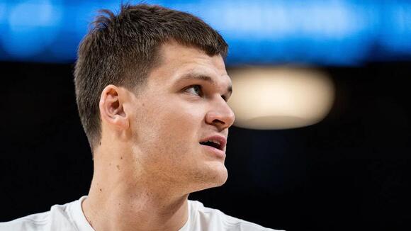 Walker Kessler joins 1969 Wilt Chamberlain with perfect Lakers debut vs. Warriors