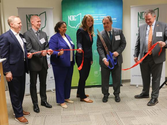 Innovation consortium opens Glass Center of Excellence - NewsBreak