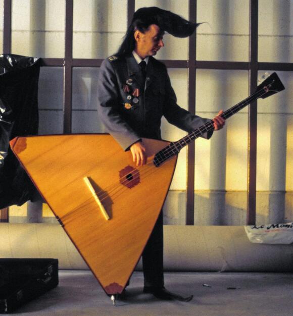 15 Musical Instruments So Strange, You Won’t Believe They Exist (or How ...