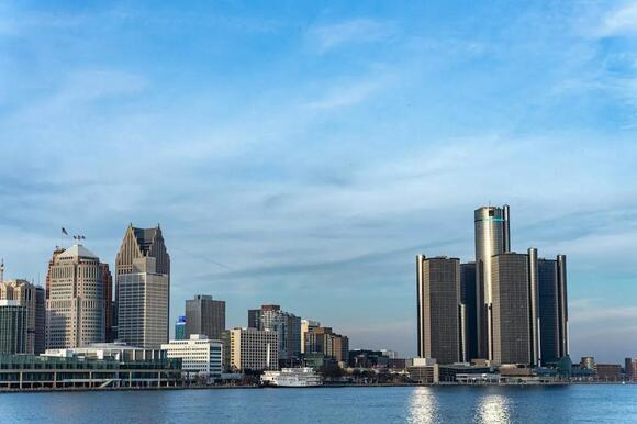 The US City Where You Head South to Reach Canada - NewsBreak