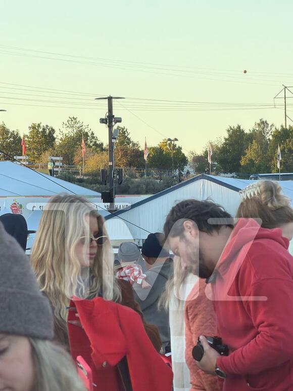Jessica Simpson Spotted with BF Thomas Eisenhood for the First Time ...