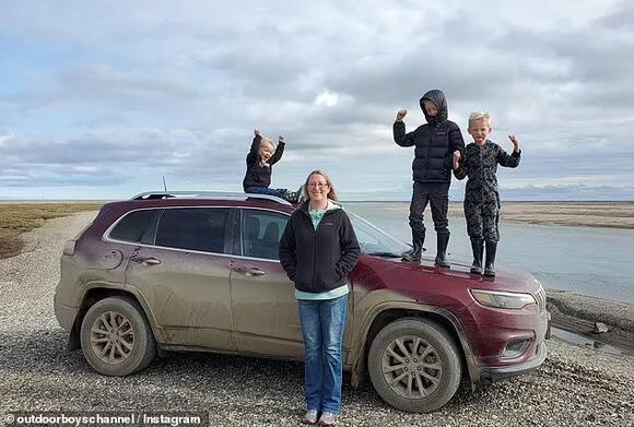 Legendary YouTuber quits channel after becoming too famous for his family  to have a 'normal life' - NewsBreak