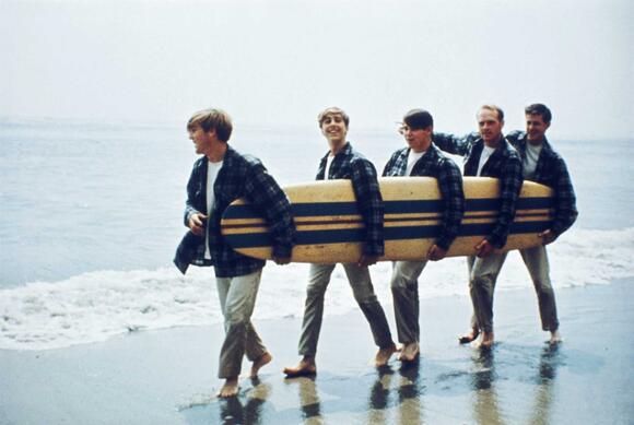 20 Albums That Flopped in the U.S. But Topped Charts Abroad - NewsBreak