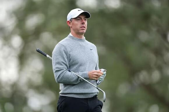 Rory McIlroy moment with Masters fan drew sharp gasp from crowd during ...