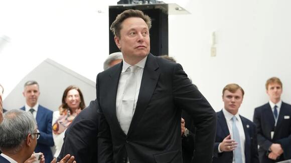 Musk says he was behind Starlink's slowdown in Ukraine