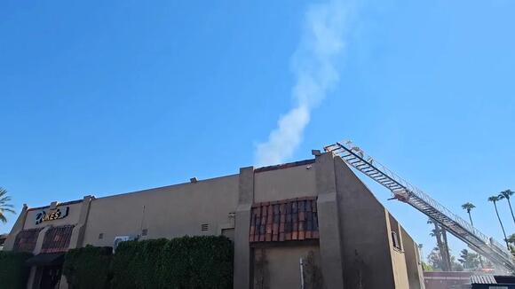 Firefighters contain fire at Duke’s Mini Mart in Rancho Mirage