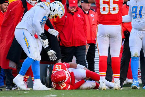 Patrick Mahomes Suffers Knee Injury in Devastating Chiefs Loss, Ending  Decade-Long Playoff Streak - NewsBreak