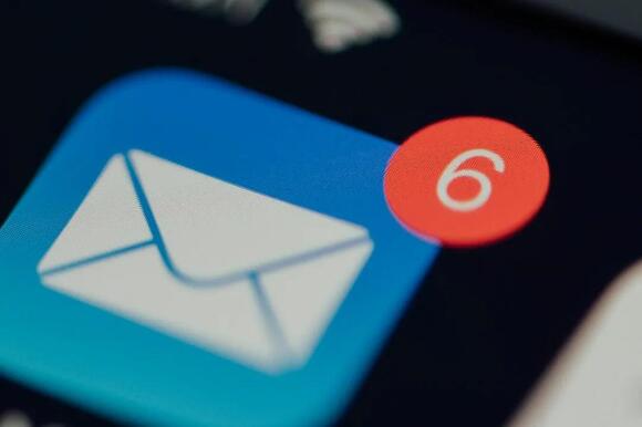 The Phone Setting That Automatically Deletes Old Text Messages to Free ...