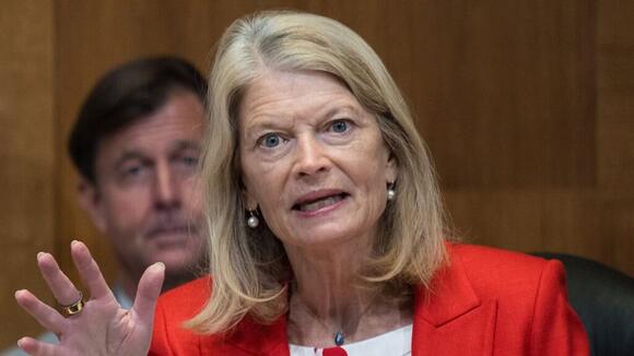 Sen. Murkowski Says DOJ ‘Should Never Have Filed’ Trump-Ordered Lawsuit Over Alaska Senate Race