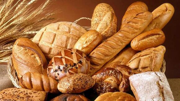 The Reason Freshly Baked Bread Smells Better Than It Tastes - NewsBreak
