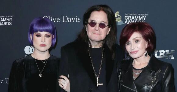 ozzy osbourne reveals he can t walk