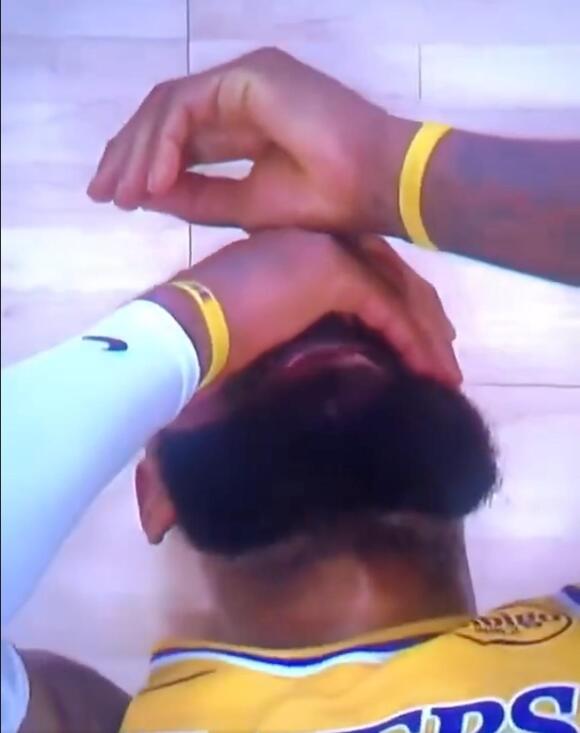 LeBron James video shows apparent sneaky flopping moment in huge Lakers win  - NewsBreak