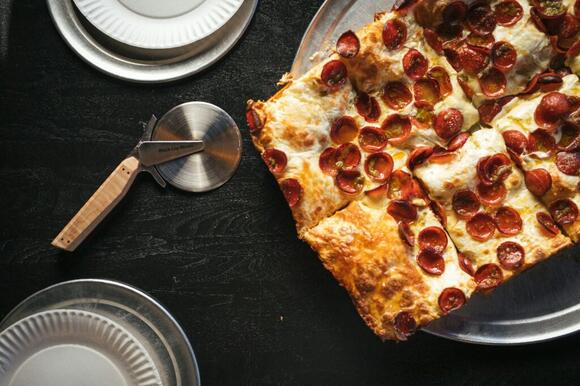 11 states with the most surprising favorite pizza toppings - NewsBreak