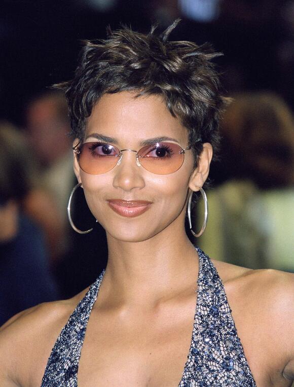 Glitter Lips! Icy Lids! Skinny Brows!—These Tweaks Make Y2K's Best ...