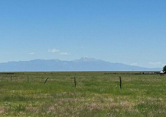 Wyoming's Stunning Buffalo Ridge Ranch Goes Up For Auction - NewsBreak