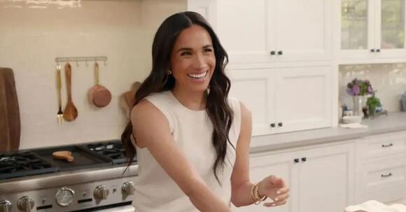 Meghan Markle 'Needs Less Self-Promotion': Diva Duchess Urged To 'Step ...