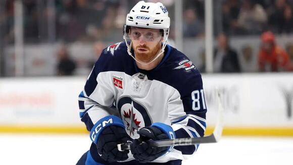 Jets’ Kyle Connor Takes Subtle Dig at Connor Hellebuyck