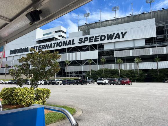 A First-Timer’s Guide to NASCAR: 11 Essential Race Day Tips - NewsBreak