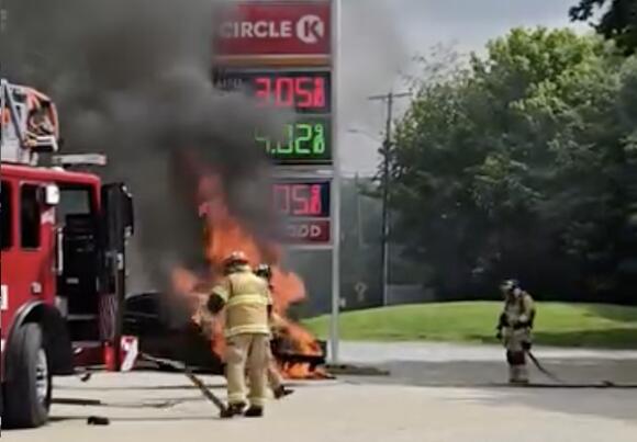 Chattanooga Fire Department crews quickly extinguish vehicle fire at ...