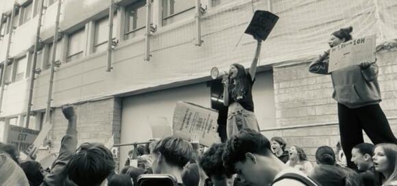 French Students Voice Frustrations to the World