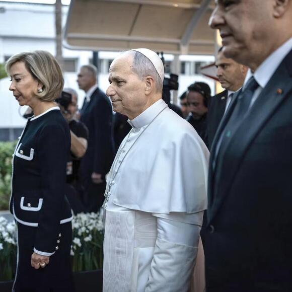 Pope needs no further treatment for lung cancer, doctors say