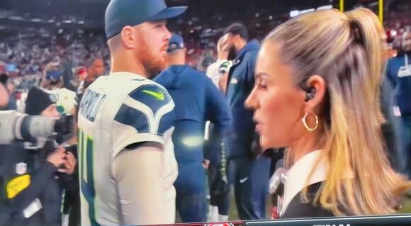 Fans Are Accusing Seahawks QB Sam Darnold Of Completely Disrespecting ESPN's Laura Rutledge, Just a Few Weeks After Justin Herbert Did The Same Thing [VIDEO] - NewsBreak