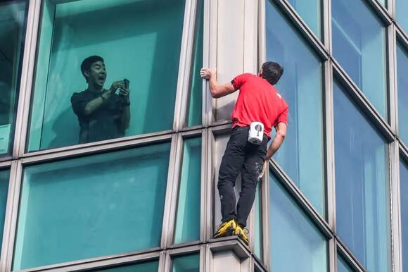 Alex Honnold's 'unexpected' route back down from Taipei 101 after ...