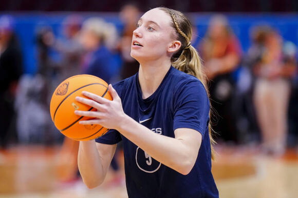 Paige Bueckers Going Viral For Insane T-Shirt Toss At WNBA Game
