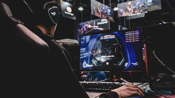 Why The Most Intense Competitive Multiplayer Communities Eventually ...