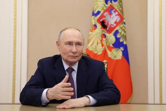Curated visual reference: Russia Threatens Nuclear Strike On Ukraine In 48 Hours Wipe Photo Inspiration