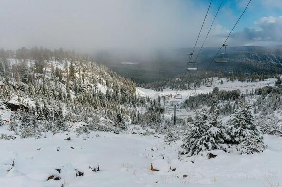 [PHOTOS] Mammoth Mountain, CA, Picks Up 3–5 Inches of Snow in October ...
