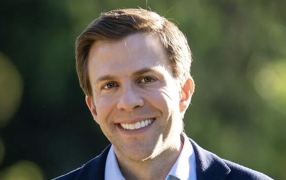 Goldsmith Expands Support After Leading Democratic Caucus Vote - NewsBreak