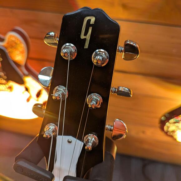 Gibson had a secret offset prototype hidden in its private room at NAMM ...