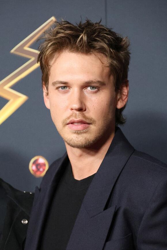 13 Movie Stars Who Actually Sang Their Own Parts - NewsBreak