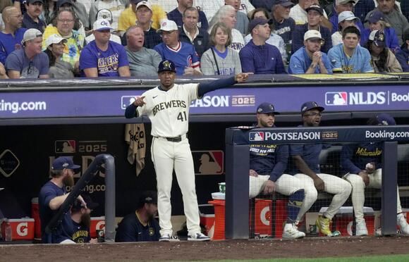 Viral Distraction Behind Home Plate Steals Show During Brewers-Cubs NLDS Game 2 Thriller [PHOTOS + VIDEO] - NewsBreak