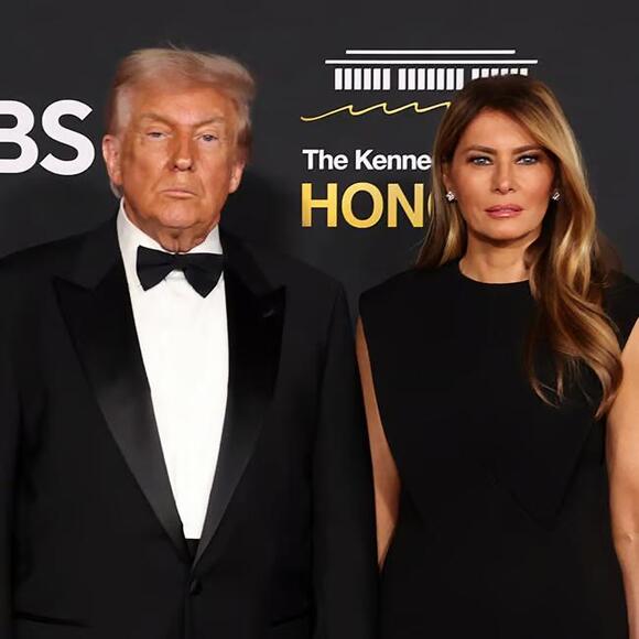 Fans React To Donald Trump And Melania Trump's 'Awkward' Body Language ...