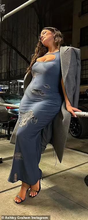 Ashley graham 2024 blue dress